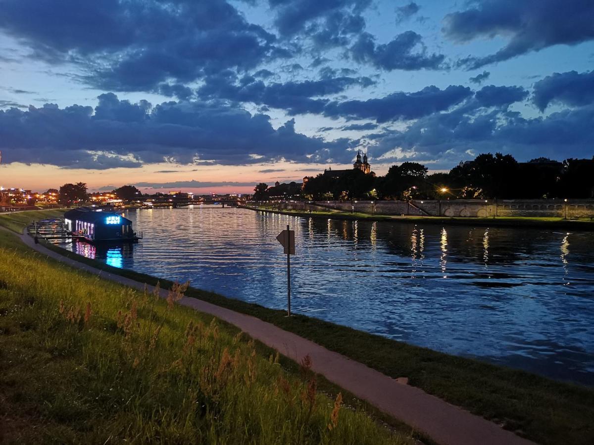 Vistula Boulevards Jacuzzi Apartment Kraków Exteriör bild